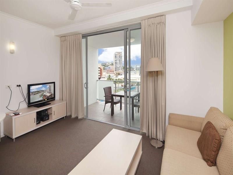 702/2 Dibbs Street, South Townsville QLD 4810