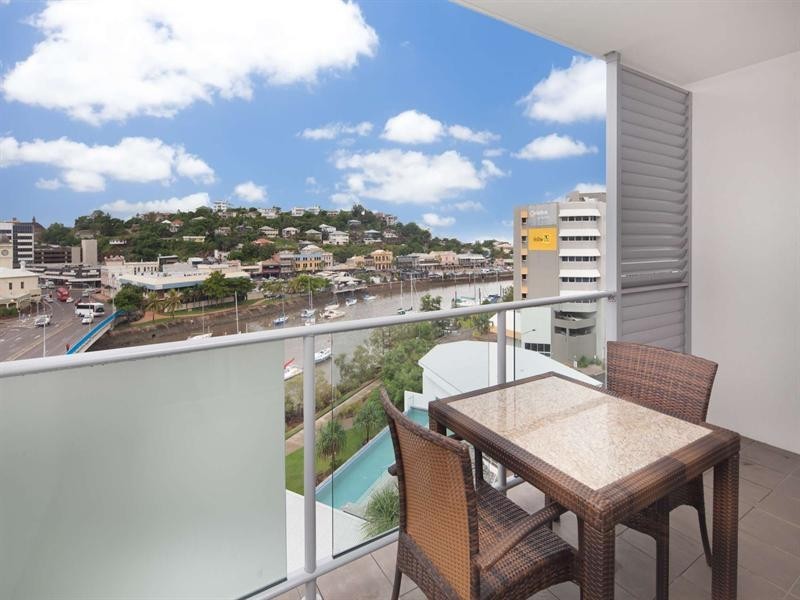 702/2 Dibbs Street, South Townsville QLD 4810