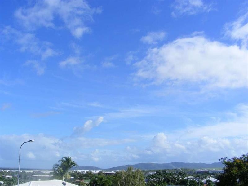 1 Kallanda Street, Mount Louisa QLD 4814