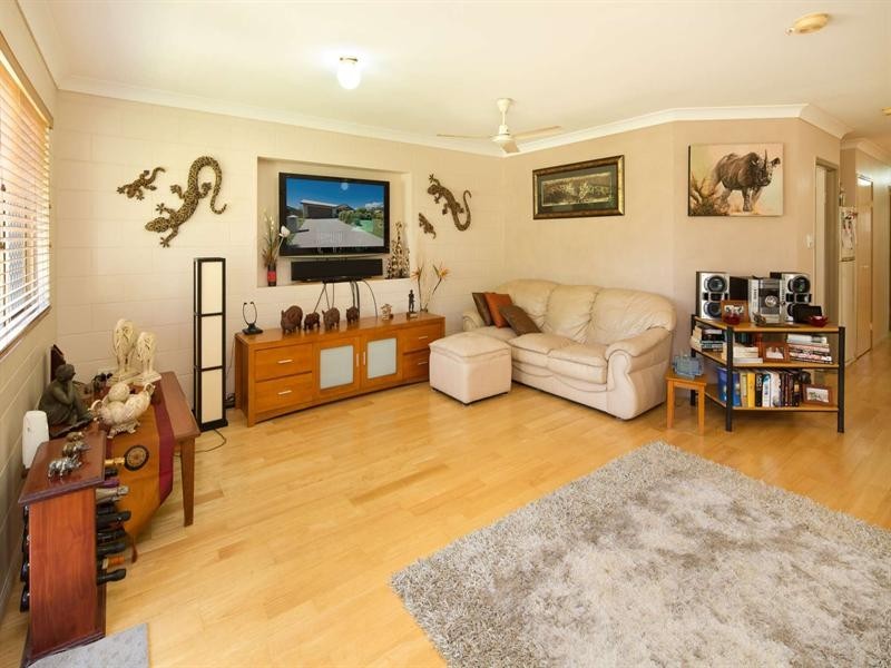 33 Barnett Street, Mount Louisa QLD 4814