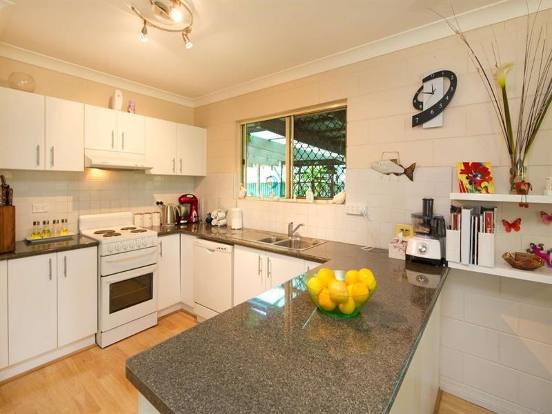 33 Barnett Street, Mount Louisa QLD 4814