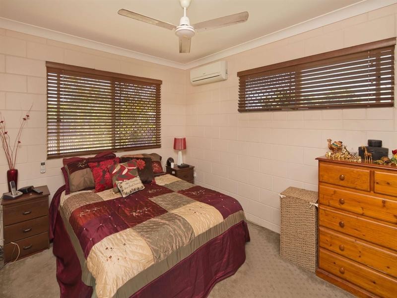 33 Barnett Street, Mount Louisa QLD 4814