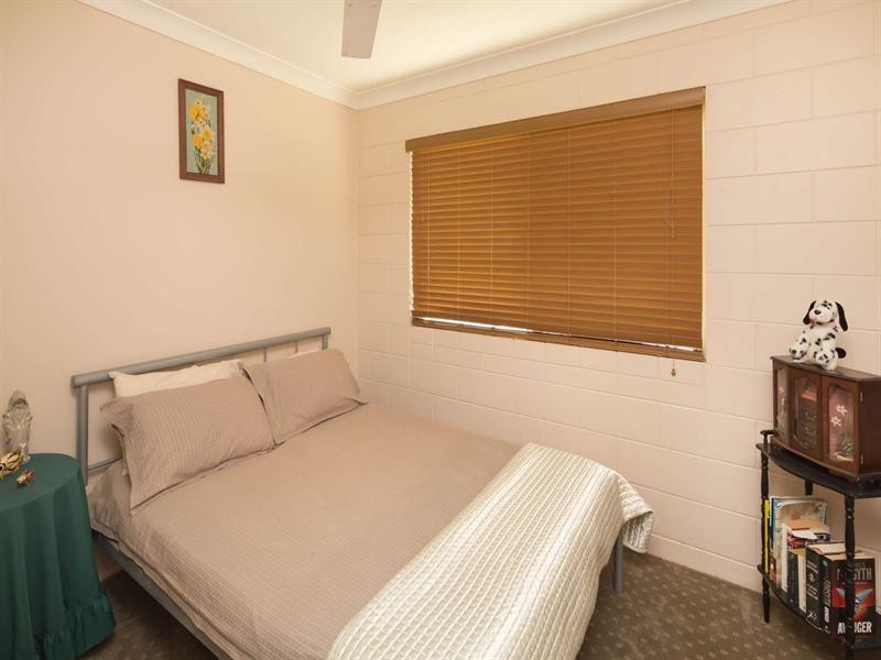 33 Barnett Street, Mount Louisa QLD 4814