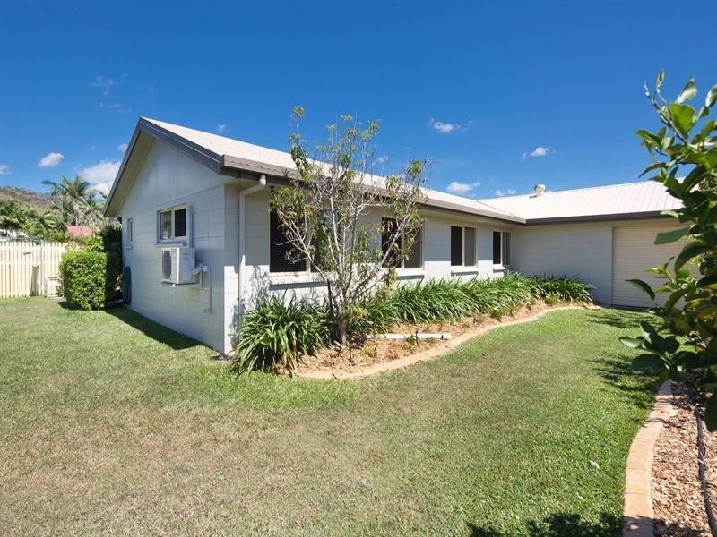 33 Barnett Street, Mount Louisa QLD 4814