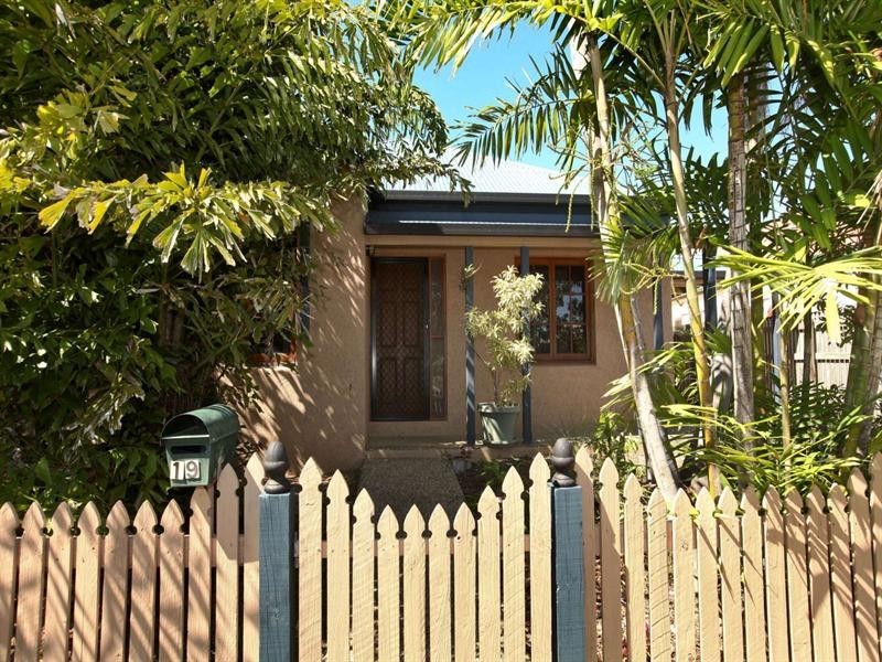 19 Woodlake Avenue, Kirwan QLD 4817