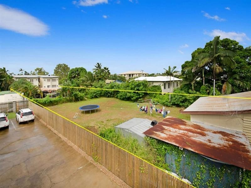 61 Cook Street, North Ward QLD 4810