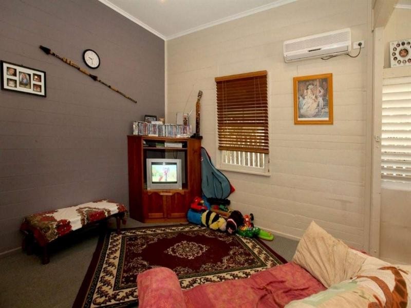 59 Perkins Street, South Townsville QLD 4810