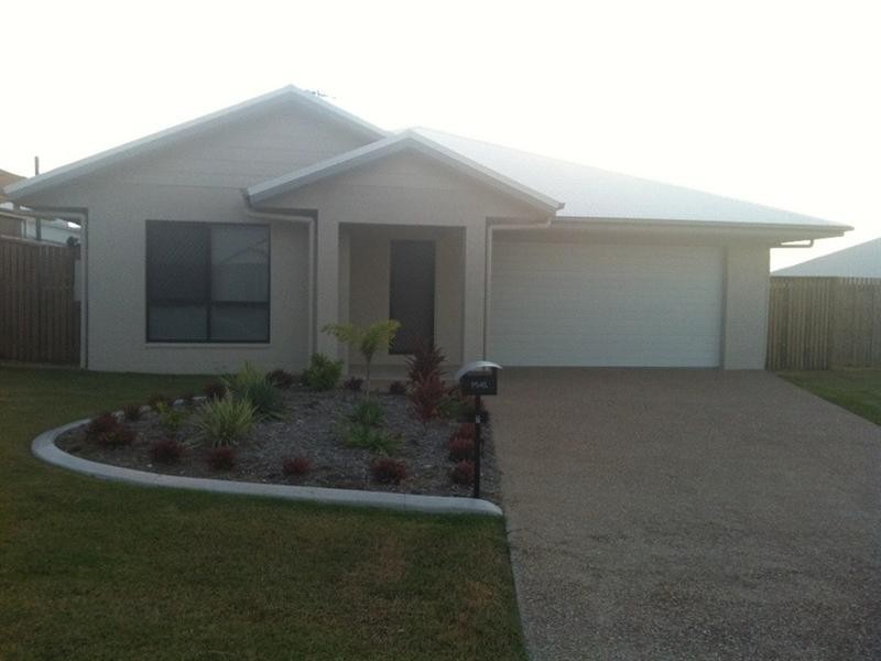 Bushland Beach QLD 4818