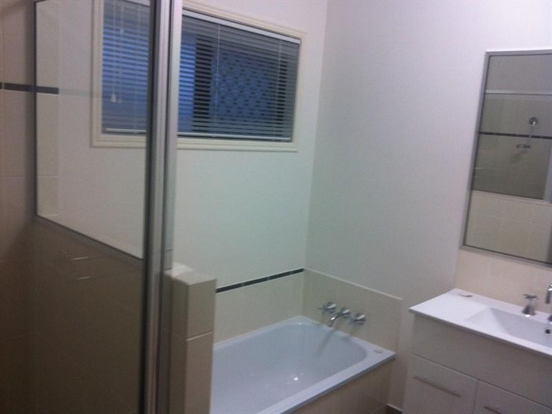 Bushland Beach QLD 4818