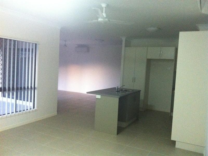 Bushland Beach QLD 4818