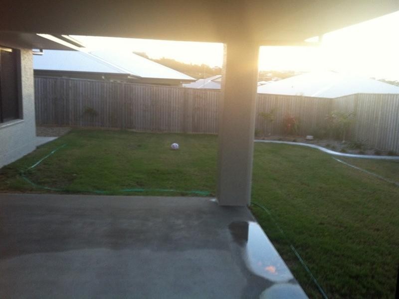 Bushland Beach QLD 4818