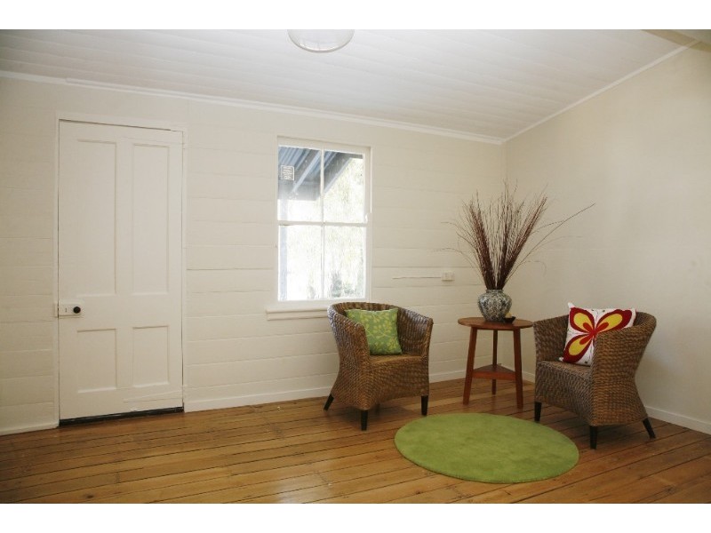 17 Leigh Street, West End QLD 4810