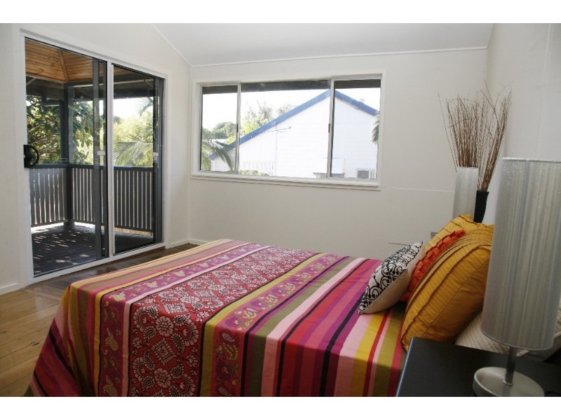 17 Leigh Street, West End QLD 4810