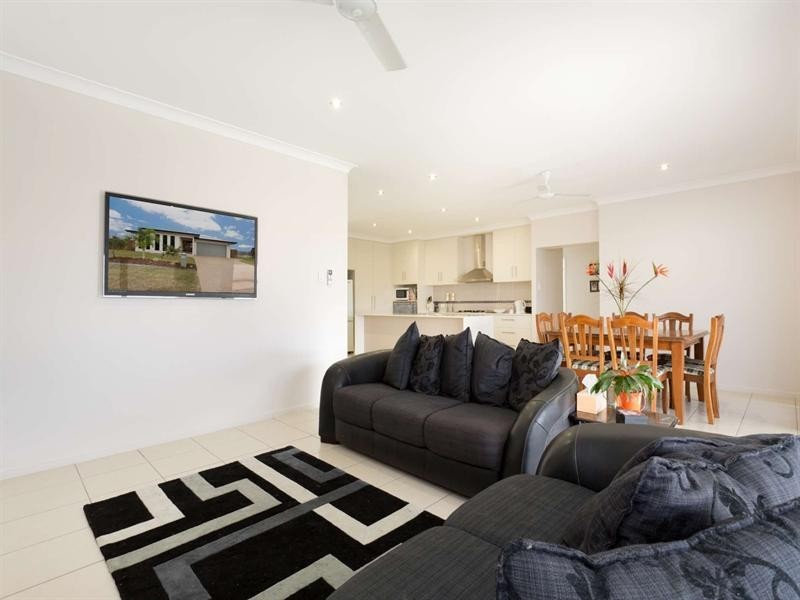 2 Lochern Way, Bushland Beach QLD 4818