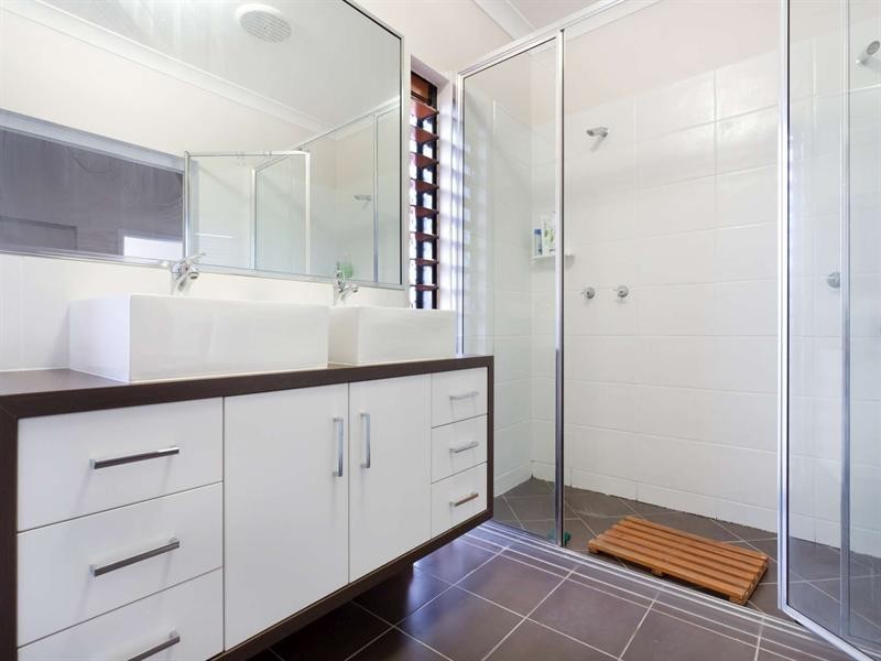 2 Lochern Way, Bushland Beach QLD 4818