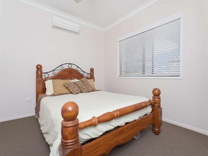 2 Lochern Way, Bushland Beach QLD 4818