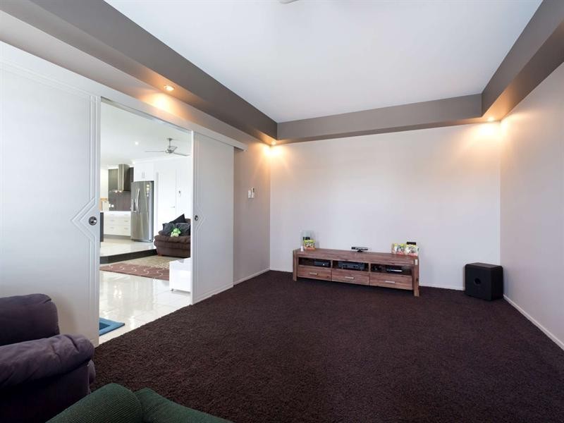 2 Ningaloo Cresent, Burdell QLD 4818