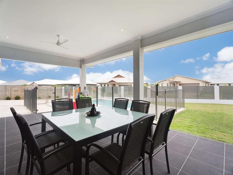 2 Ningaloo Cresent, Burdell QLD 4818