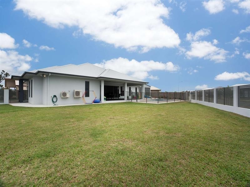 2 Ningaloo Cresent, Burdell QLD 4818