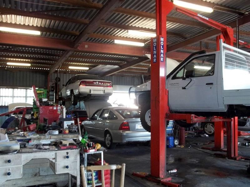 Suedes Motor Co., Townsville City QLD 4810