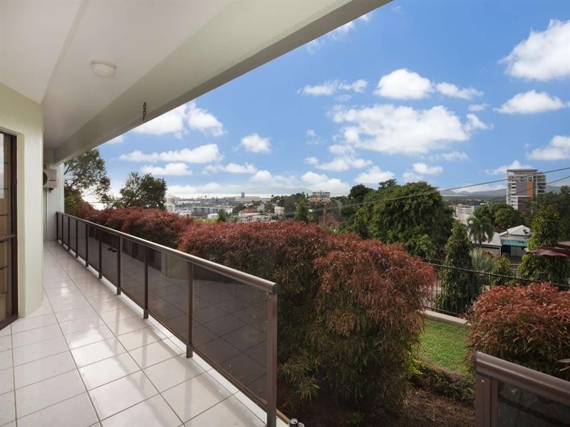 23/7 Hale Street, North Ward QLD 4810