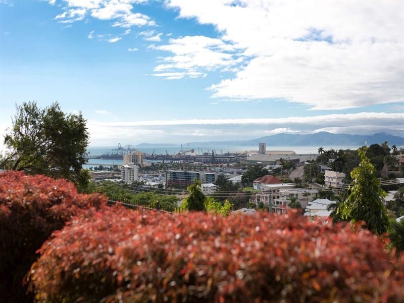 23/7 Hale Street, North Ward QLD 4810