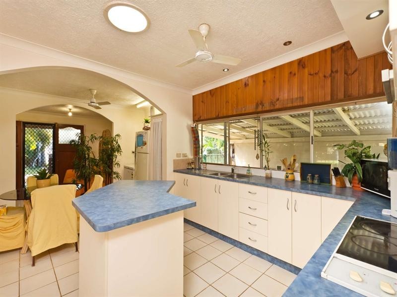 1 Humphrey Street, West End QLD 4810