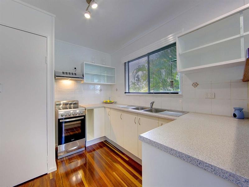 17 Banksia Street, Kirwan QLD 4817