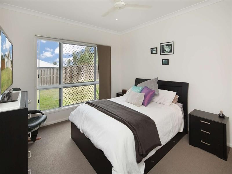 30 Channel Street, Bushland Beach QLD 4818