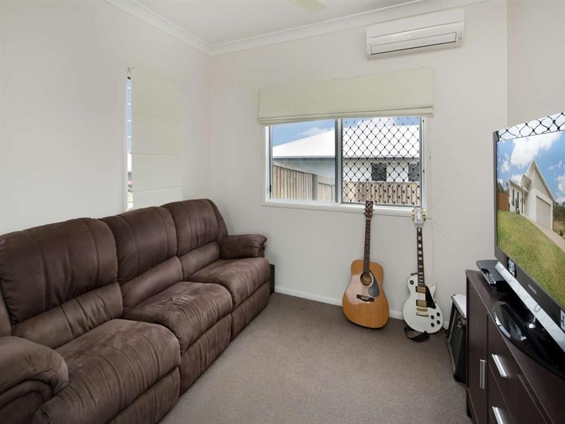 30 Channel Street, Bushland Beach QLD 4818