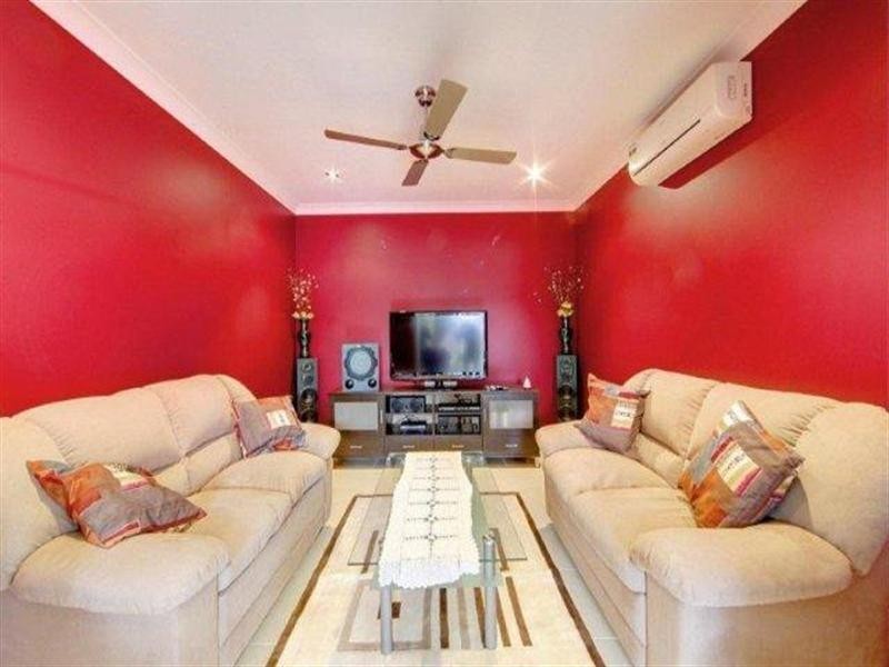 Bushland Beach QLD 4818