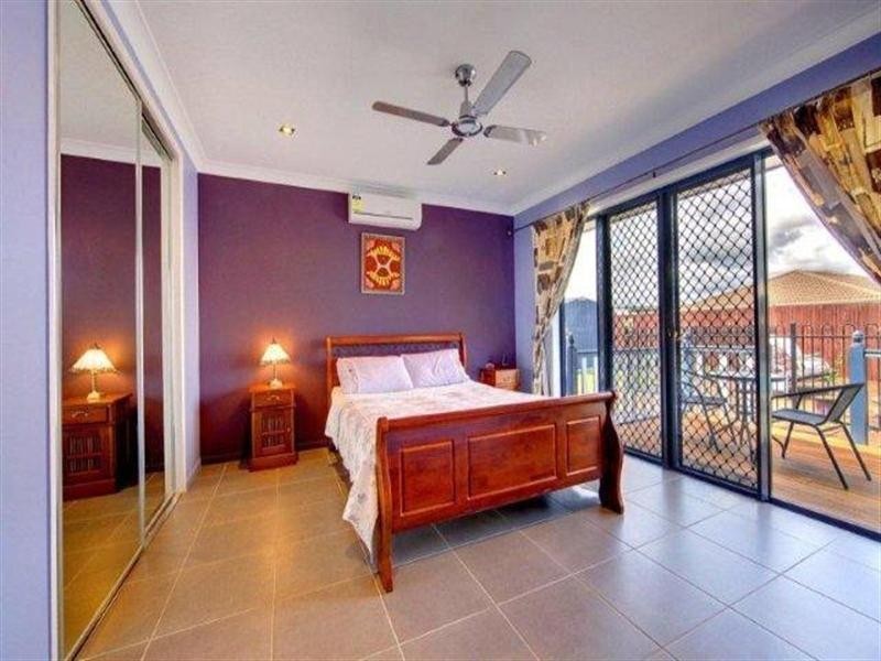 Bushland Beach QLD 4818