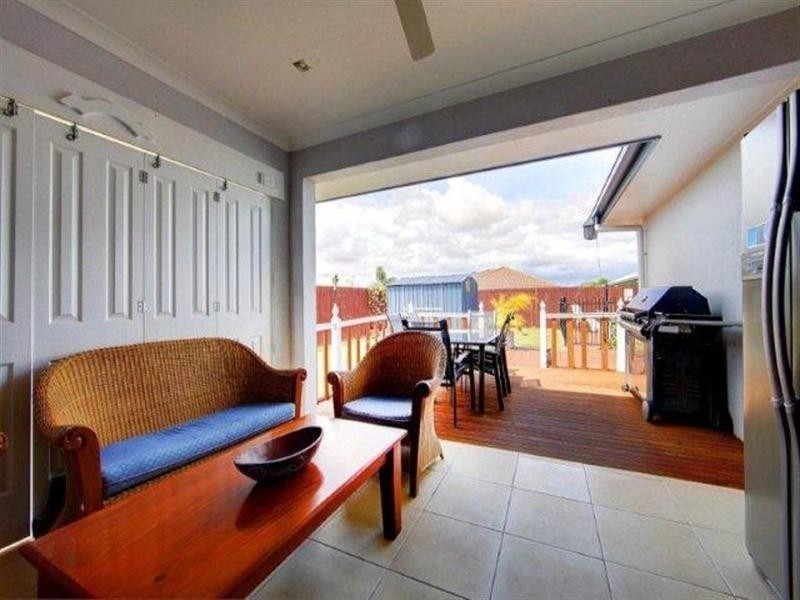 Bushland Beach QLD 4818