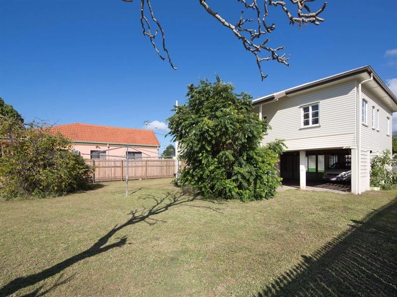 139 Ross River Road, Mundingburra QLD 4812