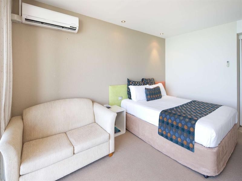 1309/75-77 The Strand, North Ward QLD 4810