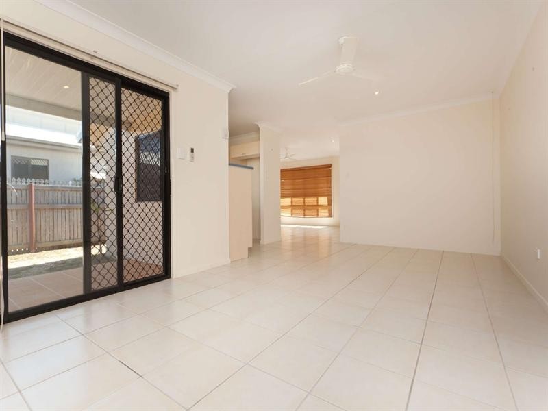 3 Beaconsfield Avenue, Kirwan QLD 4817