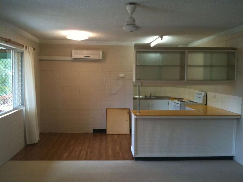 1/12 The Avenue, Hermit Park QLD 4812