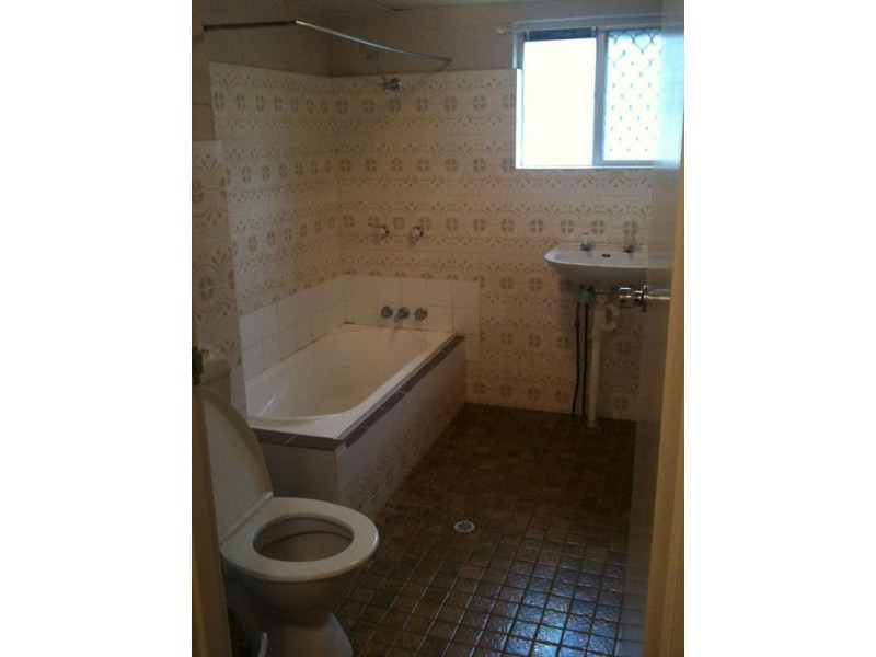 1/12 The Avenue, Hermit Park QLD 4812