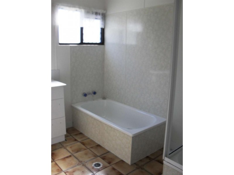 25 Yut Fay Avenue, Kelso QLD 4815