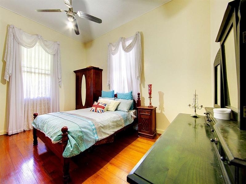 12 Haughton Street, Mundingburra QLD 4812