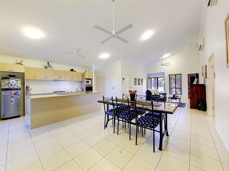 7 Shutehaven Circuit, Bushland Beach QLD 4818