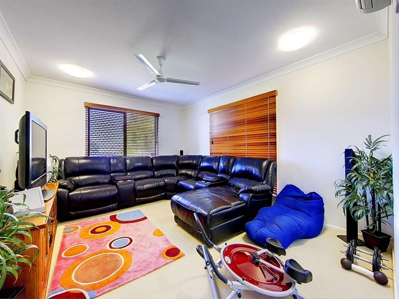 7 Shutehaven Circuit, Bushland Beach QLD 4818