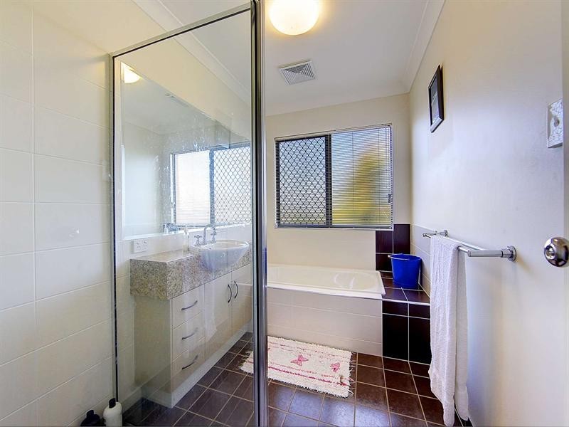 7 Shutehaven Circuit, Bushland Beach QLD 4818