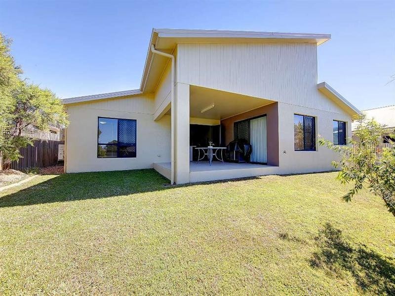 7 Shutehaven Circuit, Bushland Beach QLD 4818