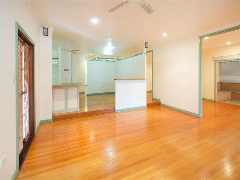 11 Nettleton Street, Mount Louisa QLD 4814