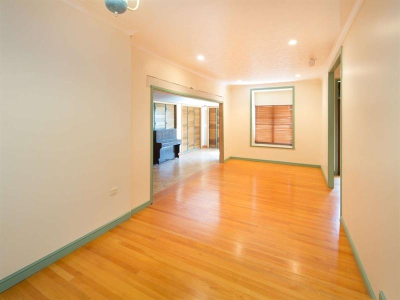 11 Nettleton Street, Mount Louisa QLD 4814