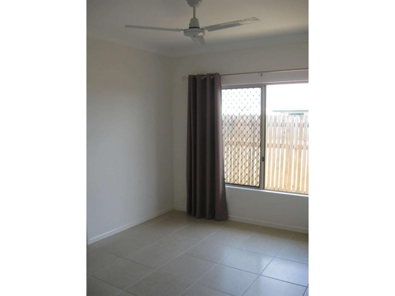 6 Ningaloo Crescent, Burdell QLD 4818