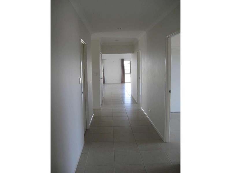 6 Ningaloo Crescent, Burdell QLD 4818