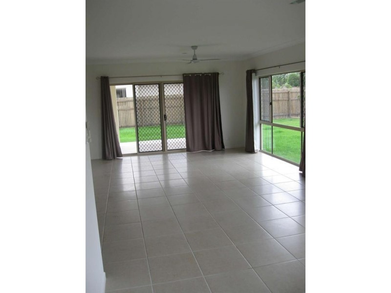 6 Ningaloo Crescent, Burdell QLD 4818