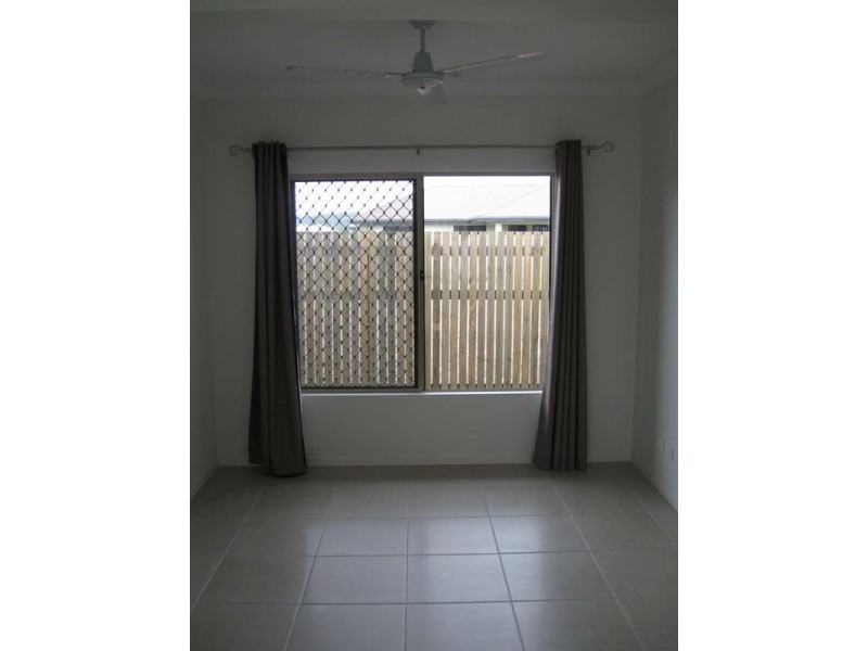 6 Ningaloo Crescent, Burdell QLD 4818